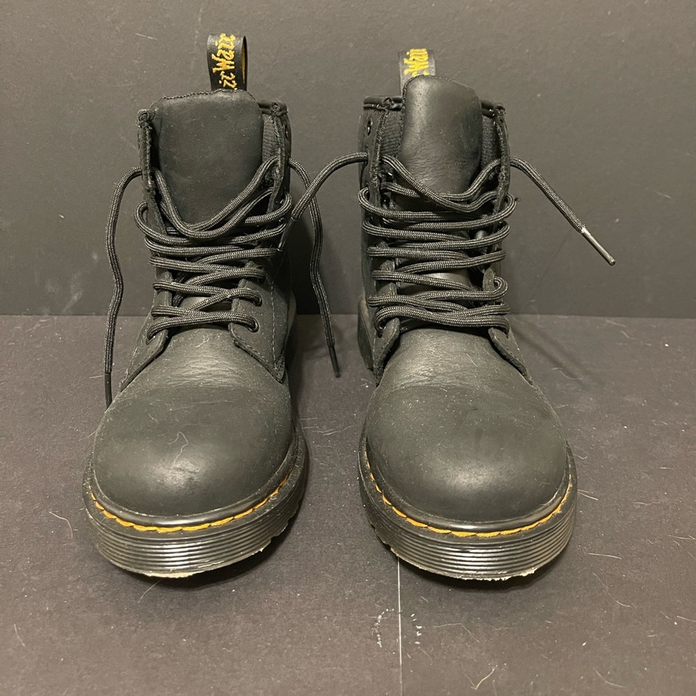 Dr. Martens Kids Collection 1460 Boots US size 1 like new! Waterproof